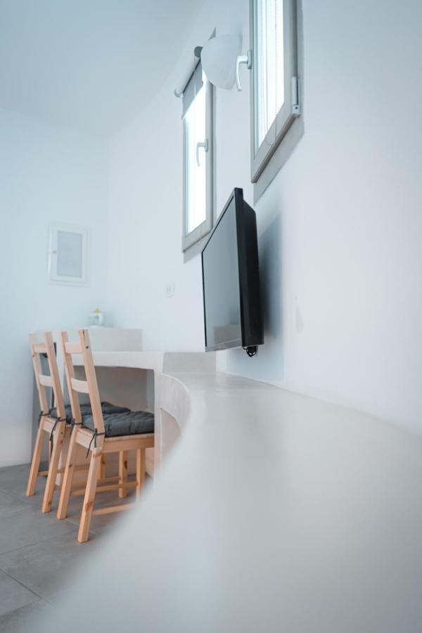 Zoe Apartment